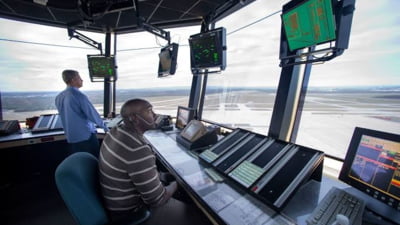 „Lipsa personalului calificat și infrastructura învechită“ provoacă haos pe aeroporturile americane FOTO