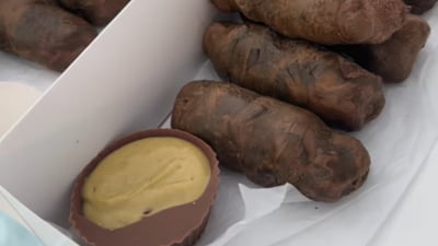 ”Mici” de ciocolată și ”muștar” de 1 Mai. Oferta inedită a unei cofetării. Ar putea urma sarmalele dulci