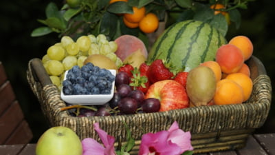 Șase fructe "interzise" pe care ar trebui, de fapt, să le consumi pentru slăbit, potrivit nutriționiștilor