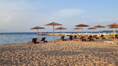 Îngrijorarea unei românce privind vacanța în Grecia: ”Sper să nu vină mușcătorul de acolo până aici...”