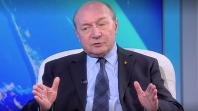 "PNL și PSD sunt o generație expirată", atacă Băsescu. Susține că partidele ”mamut” trebuie să se reformeze dacă vor să mai existe. "E lașitate dacă PSD intră în opoziție"