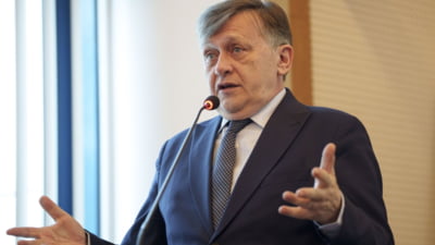 "S-au întâlnit să discute despre numismatică". Crin Antonescu pune gaz pe foc în scandalul fotografiilor Coldea-Dan-Ponta