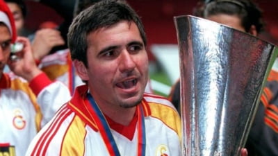 25 de ani de când Gică Popescu și Gică Hagi cucereau Europa. Momente de magie ale "Regelui" în finala cu Arsenal VIDEO