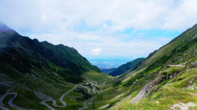A fost făcut anunțul! Se deschide cel mai spectaculos drum din România. De vineri se poate circula pe Transfăgărășan. Avertismentul lansat de autorități