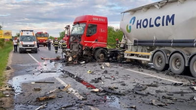 Accident cumplit pe Centura de Nord a Craiovei. Doi oameni au murit după ce au intrat cu mașina într-o betonieră VIDEO FOTO