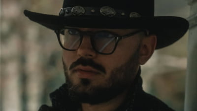 Actorul român Victor Dorobanțu, alături de Lady Gaga în noul sezon „Wednesday” pe Netflix