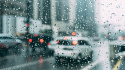Alertă de vreme severă imediată. Județele în care se strică brusc vremea: sunt anunțate ploi și vijelii
