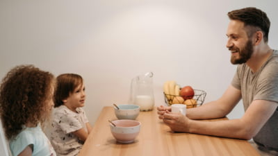 Alocația pentru copii se poate suspenda. Ce condiții impune statul
