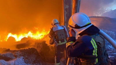 Atac masiv cu drone și rachete asupra Kievului. Explozii, incendii și cel puțin opt răniți