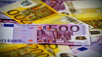 Avertisment înficoşător, după ce euro a trecut de pragul psihologic de 5 lei. Ce ne mai aşteaptă: “Este măcel, potop financiar, se ard prea mulţi bani din rezerva naţională”