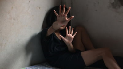 Bărbat reținut pentru abuz sexual asupra fiicei sale vitrege. Ce spun polițiștii că i-ar fi făcut individul copilei de 14 ani. Abuzurile au început în 2020
