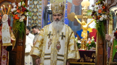 Biserica Ortodoxă Română îi dă lovitura lui Teodosie. BOR anunță neutralitate în alegerile prezidenţiale, după ce prelatul rebel de la Constanța a sfințit sediul AUR