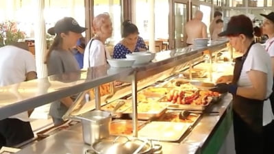 Cât de mari sunt prețurile pe litoralul românesc: ”Nici împinge tava nu mai e ce-a fost”