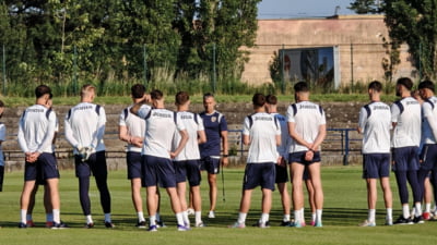 Care e atmosfera de la naționala de tineret, după eșecul cu Italia. Titularii, menajați la primul antrenament