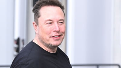 Chatbotul lui Elon Musk, acuzat că promovează o teorie conspiraționistă: ce s-a întâmplat cu Grok pe platforma X