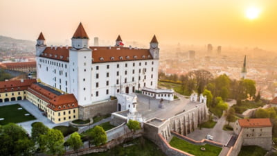 Controale la frontierele Slovaciei cu Ungaria și Austria și puncte de trecere închise. Anunțul făcut de MAE
