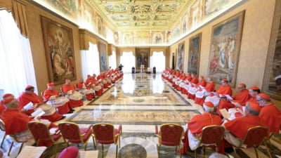 Creștere fulminantă pentru un cardinal în cotele celei mai mari platforme de predicții privind funcția de Suveran Pontif. Cine îl propune pe Donald Trump ca viitor Papă
