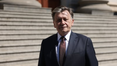 Crin Antonescu, atac murdar. Nicușor Dan a devenit sacul de box al fostului candidat: "Securistoizii care distrug România de 20 de ani, cu dl. Nicușor, new entry"