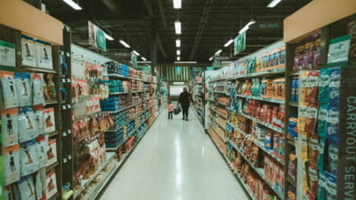 Cum face cumpărături un cardiolog: traseul prin magazin care îl ține departe de alimente nesănătoase. "Oamenii se uită la mine de parcă ar fi ceva în neregulă"