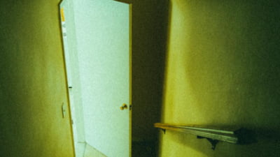 Descoperirea făcută de un bărbat în beciul bunicului său. Comoara ar putea să-i aducă 125.000 de euro