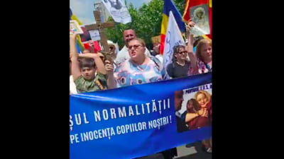 Diana Șoșoacă s-a dezlănțuit la „Marșul normalității”. „Să nu se mai demoleze bisericile, homosexualitatea e anormalitate, e deviație, să ne apărăm copiii” VIDEO