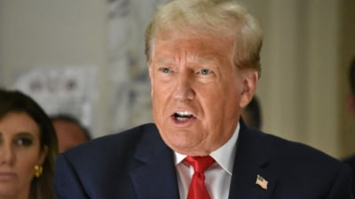 Donald Trump calcă în picioare presa din SUA. Pe jurnaliștii care nu-l laudă îi numește „inamici ai poporului” și vrea ca guvernul să dea în judecată prestigiosul The New York Times