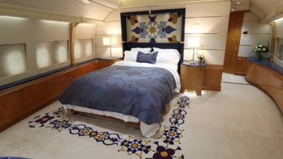 Donald Trump primește un cadou de 400 milioane de dolari din Qatar. Un Boeing 747-8, cunoscut drept "palatul zburător", ar putea deveni noul Air Force One. De ce nu este considerat șpagă