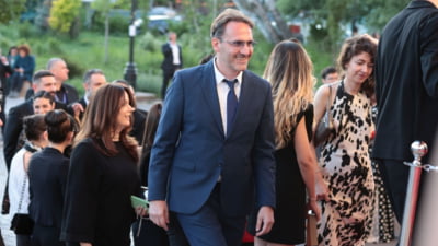 Echipa filmului „Anul nou care n-a fost” îndeamnă românii să meargă la vot. "Suntem la un soi de răscruce, avem de făcut o opțiune care poate să conducă lucrurile într-o direcția sau alta"