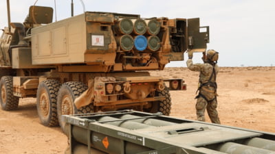 Formele războiului se schimbă. SUA dezvoltă lansatoare containerizate pentru HIMARS, pentru rachete Tomahawk și pentru racheta SM-6 VIDEO