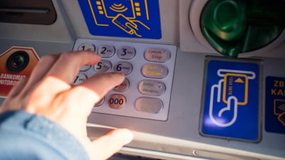 Fost premier, despre taxarea tranzacțiilor bancare: „Ar fi încă un pas către comunism”