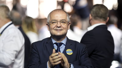 Fostul premier Emil Boc avertizează că turul doi al prezidențialelor este ca un referendum pro sau anti-Europa. "Vrem înapoi în trecut la comunism, gulag și sărăcie?"