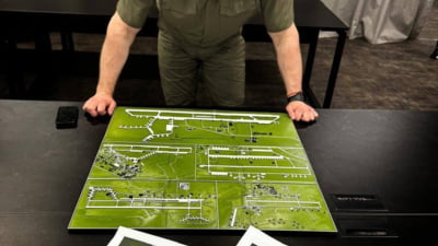 Imagini cu bombardiere rusești în flăcări, în mapa delegației ucrainene la Istanbul. Care vor fi consecințele asupra negocierilor?
