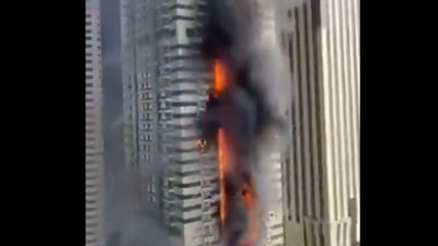 Incendiu puternic la un zgârie-nori din Dubai. Peste 4.000 de persoane, evacuate de urgență VIDEO