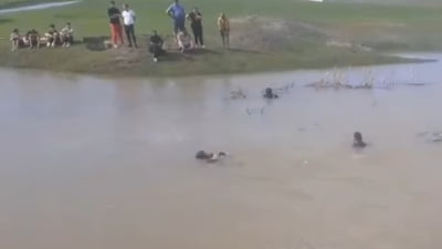 Intervenţie pentru salvarea a doi băieți de 11 ani din râul Bahlui. Unul a fost preluat de un elicopter SMURD FOTO/VIDEO