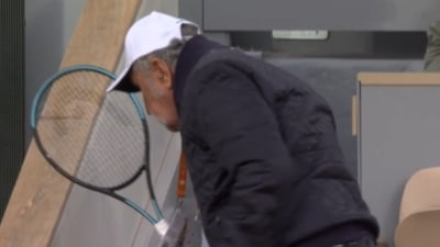 Ion Țiriac a fost ”curier” la Roland-Garros! Scenă inedită la meciul Djokovic - Zverev FOTO
