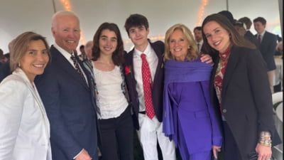 Joe Biden, diagnosticat cu o formă agresivă de cancer, a venit la ceremonia de absolvire a nepotului său. Fostul președinte a zis că se simte bine VIDEO