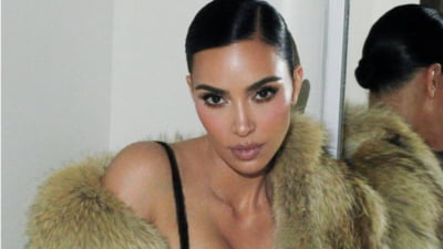 Kim Kardashian, moment furios în drum spre MET Gala. Cum a reacționat vedeta când un agent de securitate a călcat pe rochia sa VIDEO