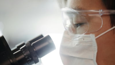 La un pas de o nouă pandemie: un nou coronavirus descoperit în China s-ar putea răspândi și la oameni