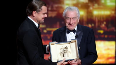 Leonardo DiCaprio i-a înmânat Palme d'Or-ul onorific lui Robert De Niro la Festivalul de Film de la Cannes 2025 VIDEO