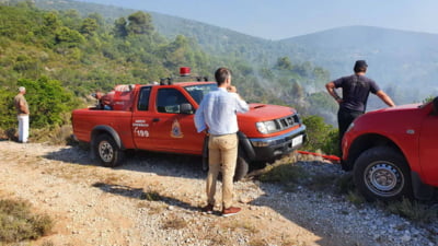 Lupta cu flăcările a reînceput în Grecia. Sezonul incendiilor de vegetație a debutat cu evacuări de persoane și trafic blocat VIDEO