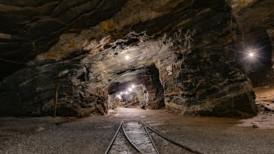 Mai mulți mineri au fost răpiți, executați și abandonați într-o galerie din Peru. Ce se știe despre atacatori