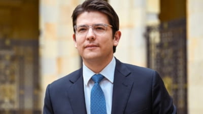 Momentul în care un candidat la președinția Columbiei este împușcat în timpul unui miting de campanie. Poliția a arestat un puști de 15 ani VIDEO