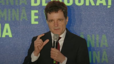 Nicușor Dan și-a încurajat susținătorii la mitingul din Piața Victoriei: ”Mai avem un mic pas, ca România să aibă autorități care să lucreze pentru români”