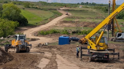 Noi imagini de pe Autostrada Transilvania A3: Cum avansează lotul Suplacu de Barcău – Chiribiș și când estimează CNAIR că se va da în folosință FOTO