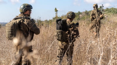 Nouă persoane, cetăţeni români şi membri de familie, evacuate din Fâşia Gaza, în plină campanie militară a Israelului, care are în vedere "cucerirea" teritoriului