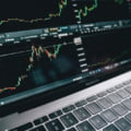Opinia unui economist despre impactul economic al deciziilor luate de BEC și CCR cu privire la candidatura lui Călin Georgescu VIDEO
