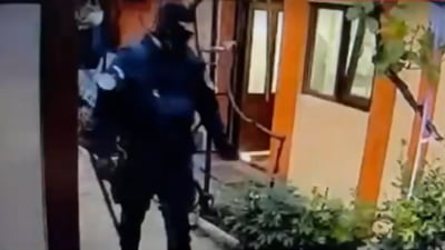 Pensionar rănit de mascații care greșiseră adresa. Intervenția scandaloasă, urmată de o anchetă internă