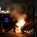 Poliţiei Capitalei dezminte informațiile potrivit cărora „sunt reținuți oameni pe bandă rulantă”, după violențele din fața sediului BEC