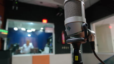 Postul de radio Vocea Americii, pe care Trump voia să-l închidă, îşi va relua emisia