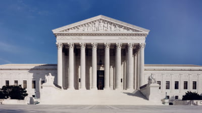 Președintele Trump cere Curții Supreme să permită concedieri în masă în instituțiile federale ale SUA